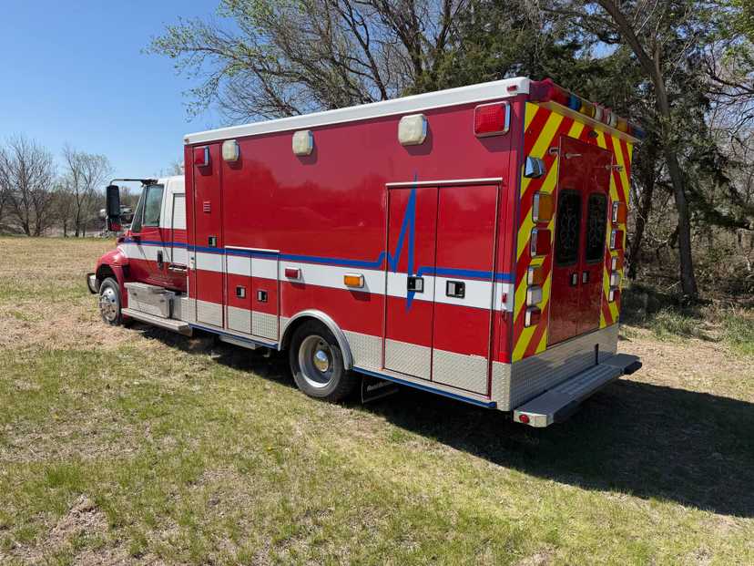 2003 Road Rescue International Type I Ambulance — photo 3