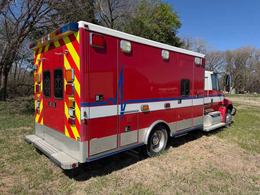 2003 Road Rescue International Type I Ambulance — photo 6