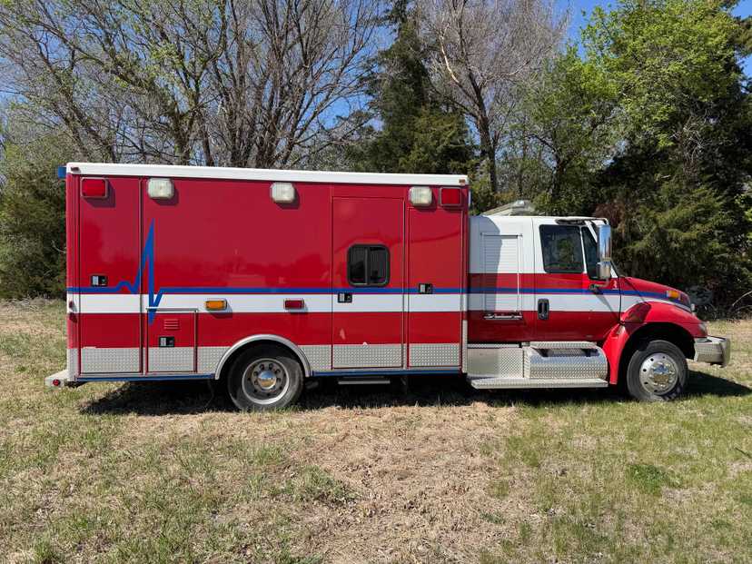 2003 Road Rescue International Type I Ambulance — photo 5