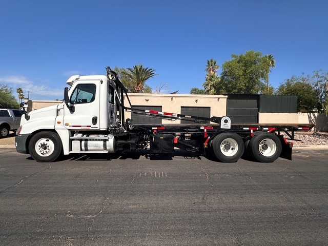 2011 Freightliner Roll Off Truck