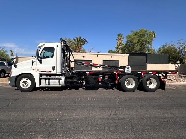 2011 Freightliner Roll Off Truck