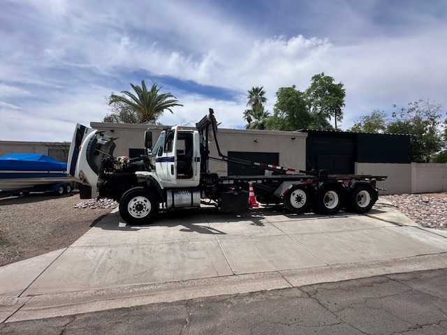 2013 International Roll Off Truck