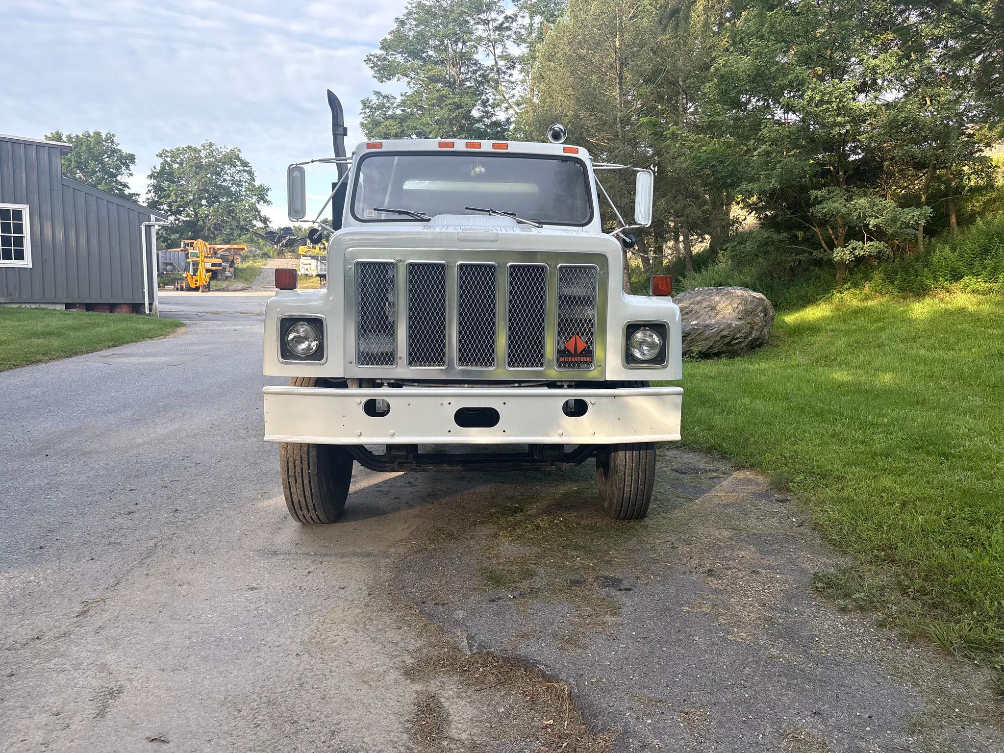 1998 International Flatbed - image 5