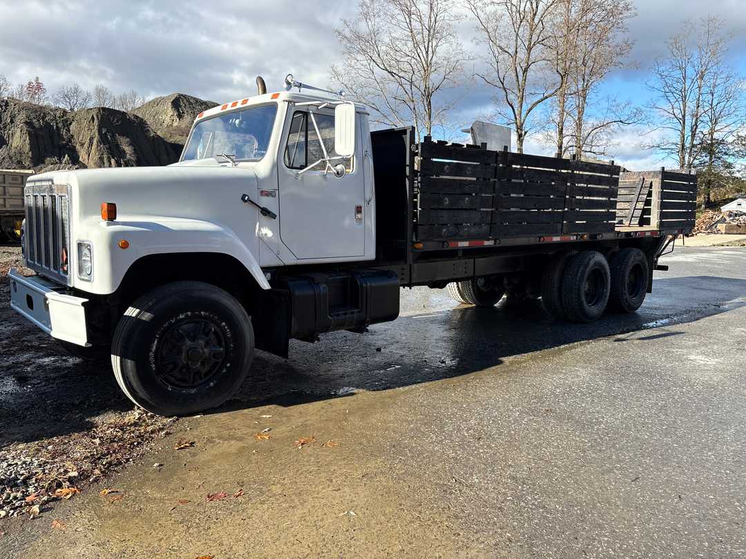 1998 International Flatbed