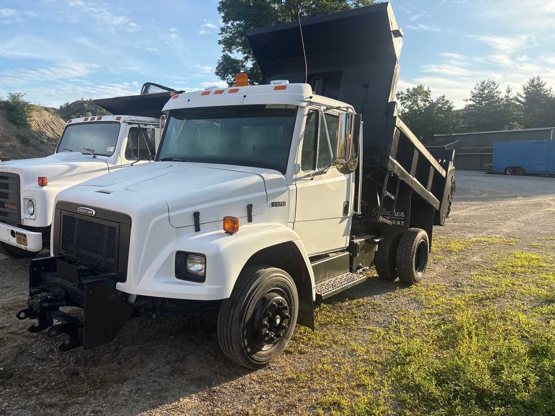 2000 Freightliner FL70 Dump Truck
