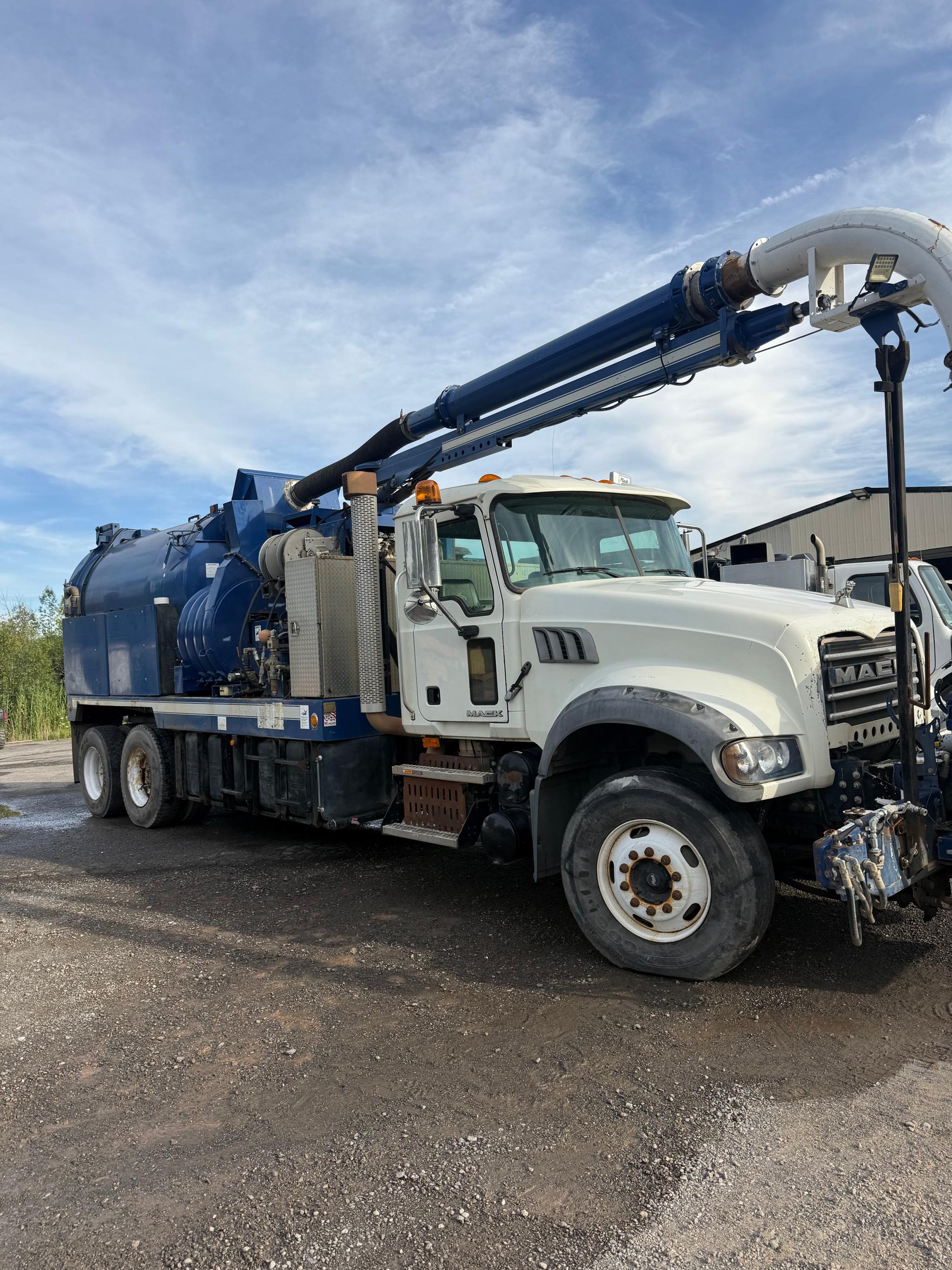 2010 Mack Vac-Con Combination - image 2