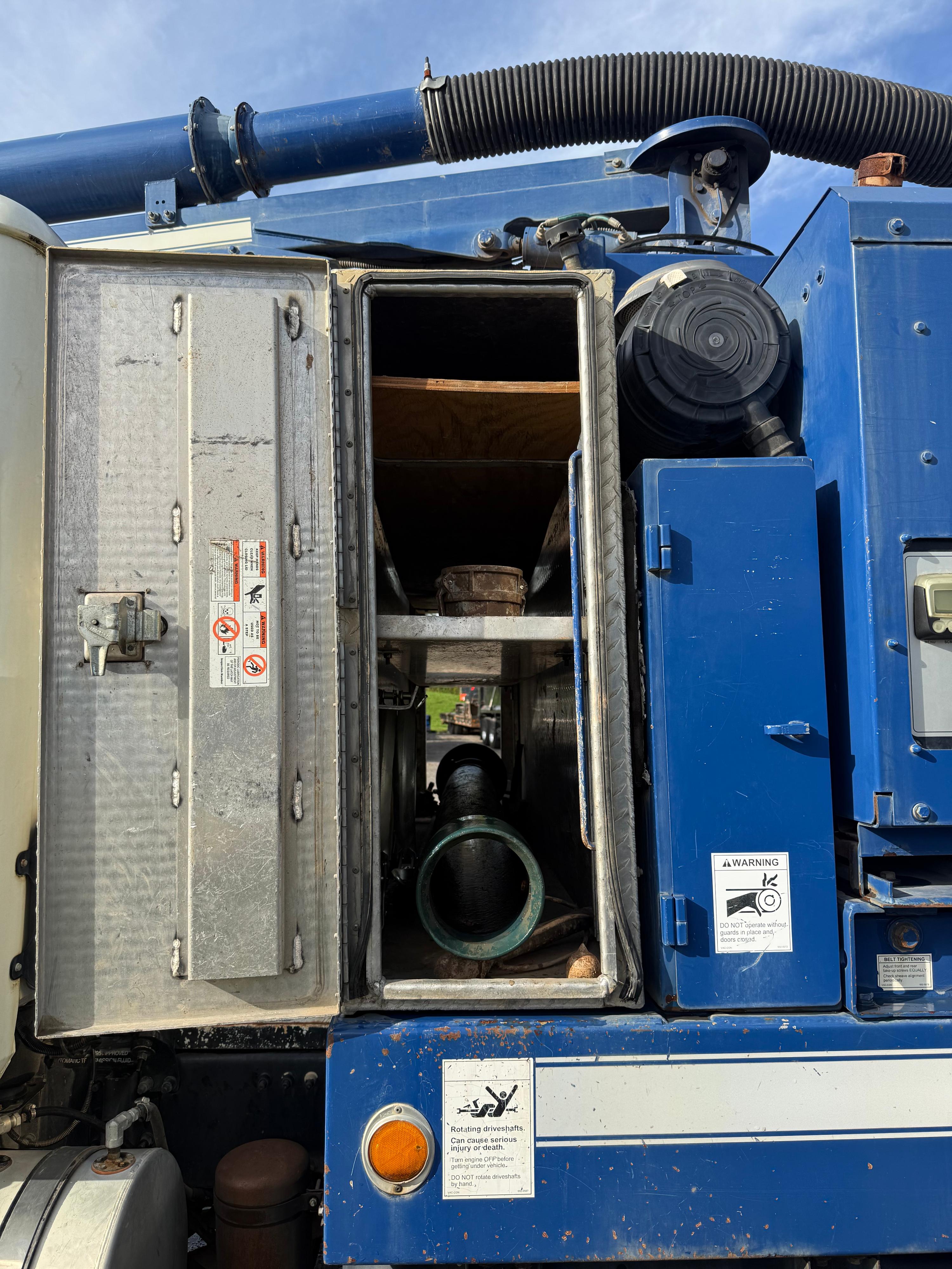 2010 Mack Vac-Con Combination - image 7
