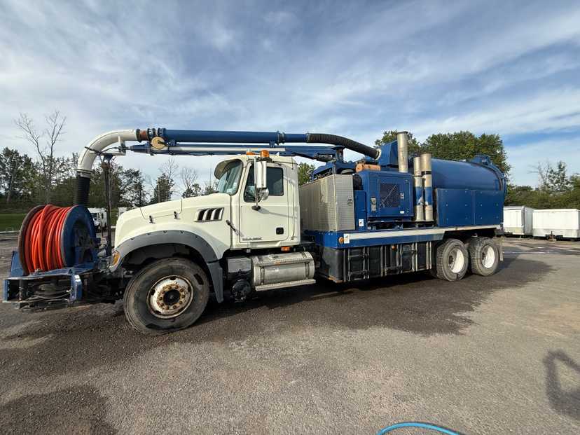 2010 Mack Vac-Con Combination