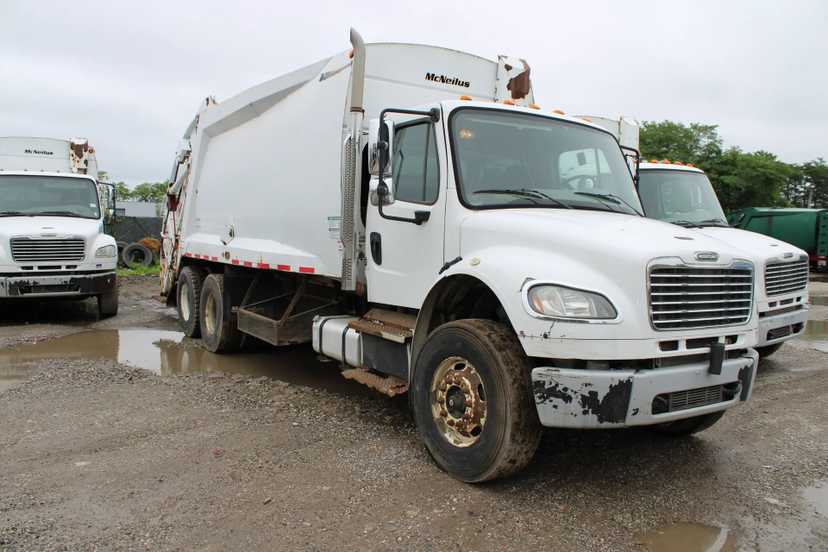 2018 Freightliner McNeilus Rear Loader