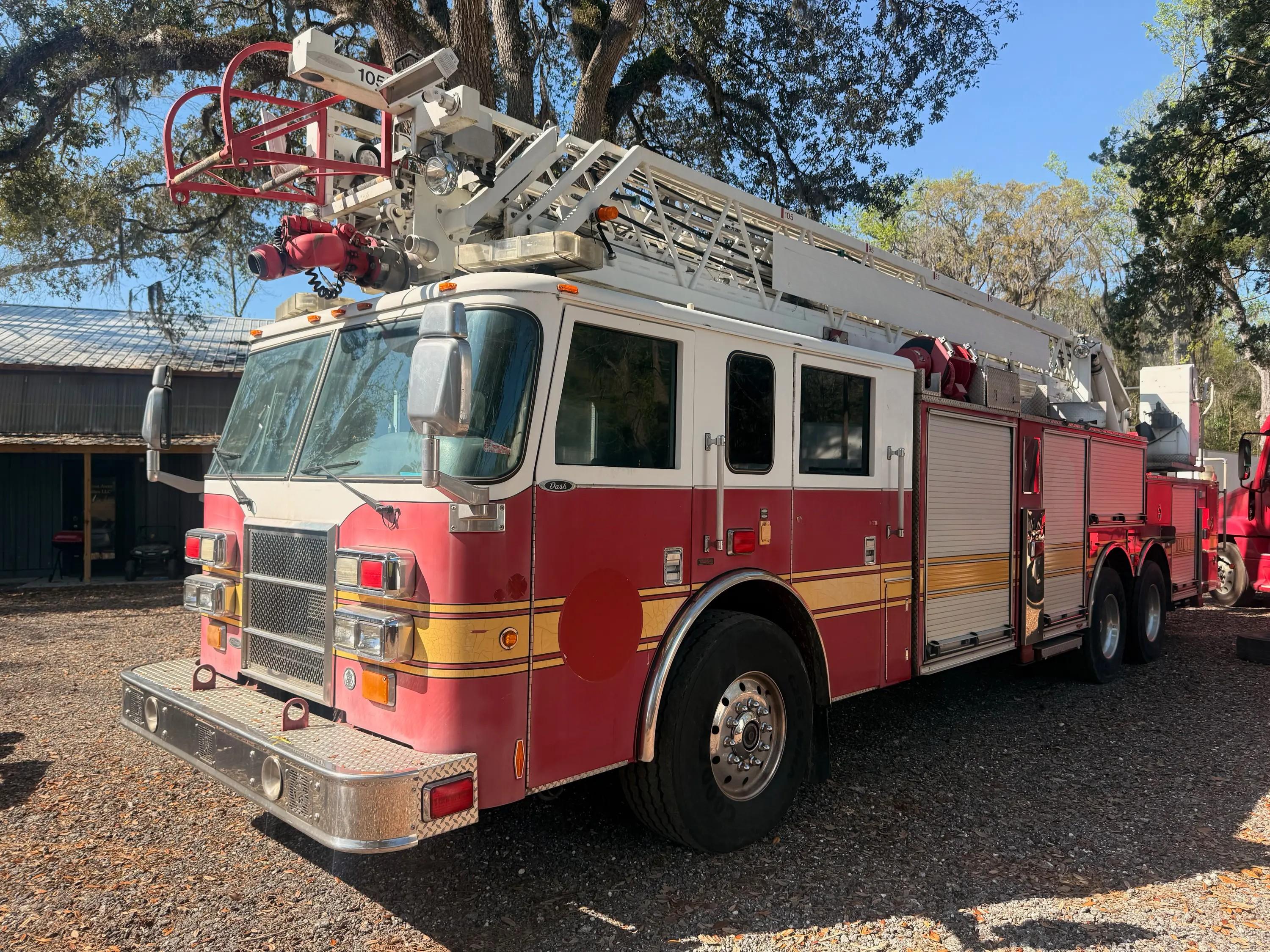 2006 Pierce 105' Aerial - image 31
