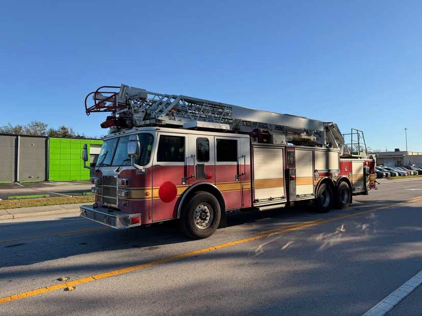 2006 Pierce 105' Aerial — photo 2