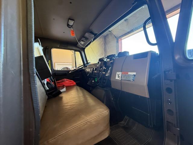 1992 E-One International Pumper - image 8