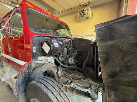 1992 E-One International Pumper - image 2