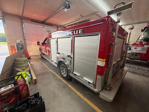 2002 Ford F-550 4x4 Light Rescue - image 4