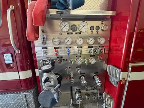 1992 E-One International Pumper - image 22