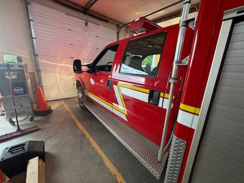 2002 Ford F-550 4x4 Light Rescue - image 3