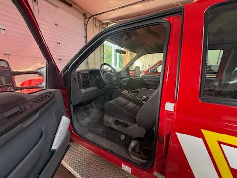 2002 Ford F-550 4x4 Light Rescue - image 8