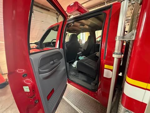 2002 Ford F-550 4x4 Light Rescue - image 7