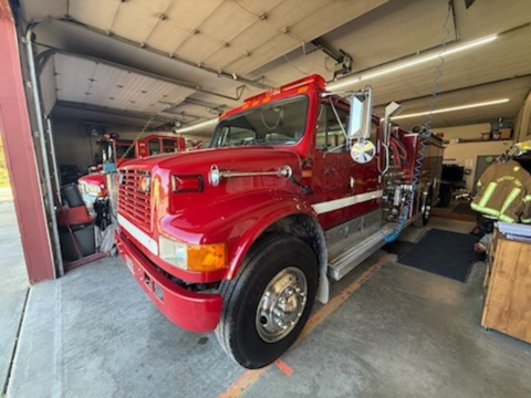 1992 E-One International Pumper - image 1