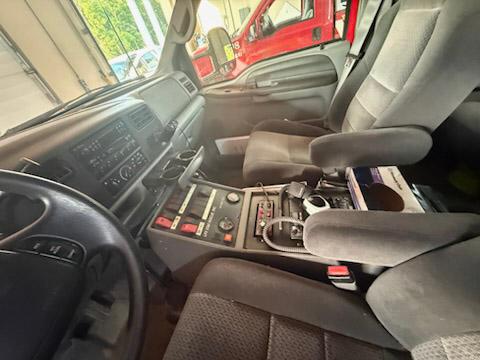 2002 Ford F-550 4x4 Light Rescue - image 9