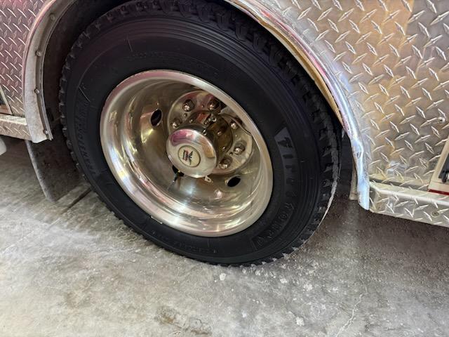 2002 Ford F-550 4x4 Light Rescue - image 25