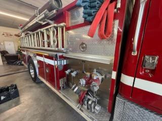 1992 E-One International Pumper - image 4