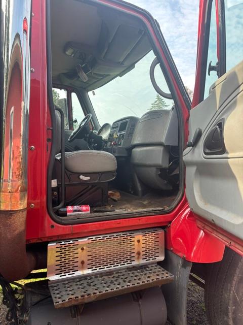 2003 International 7400 Dump Truck - image 7