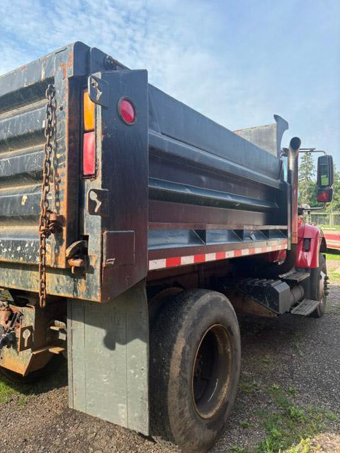 2003 International 7400 Dump Truck - image 3