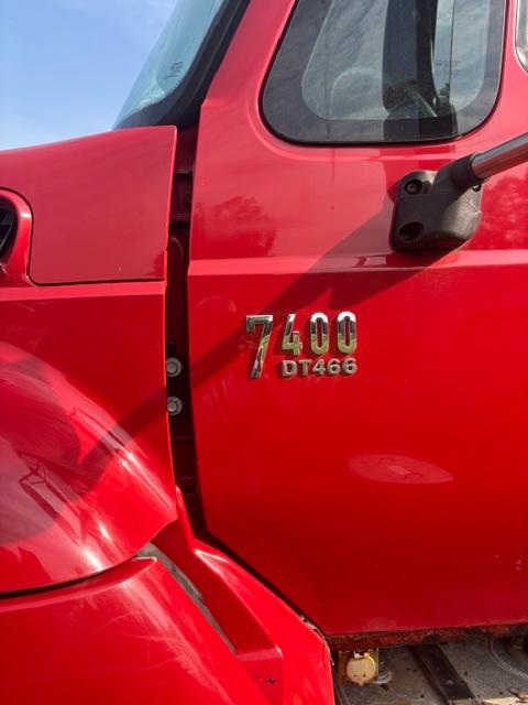 2003 International 7400 Dump Truck - image 2