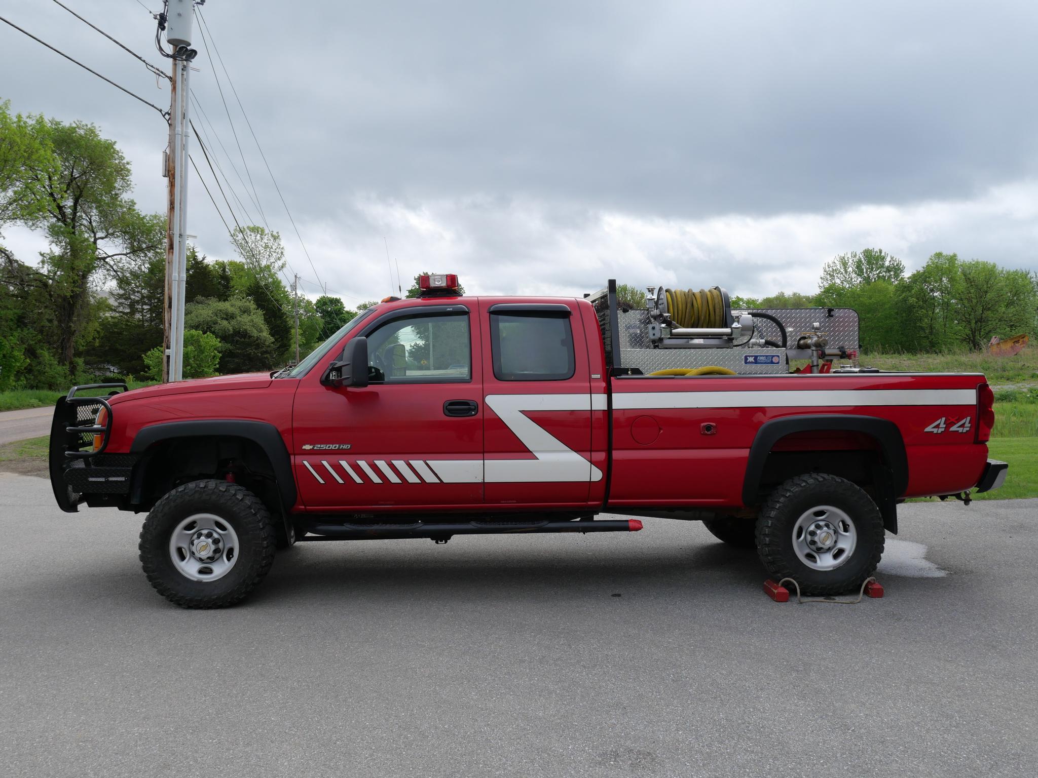 2003 4x4 Chevy Silverado Brush Truck with Skid Unit - image 2