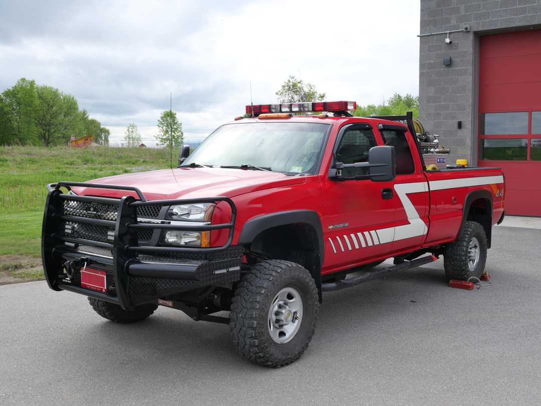 2003 4x4 Chevy Silverado Brush Truck with Skid Unit