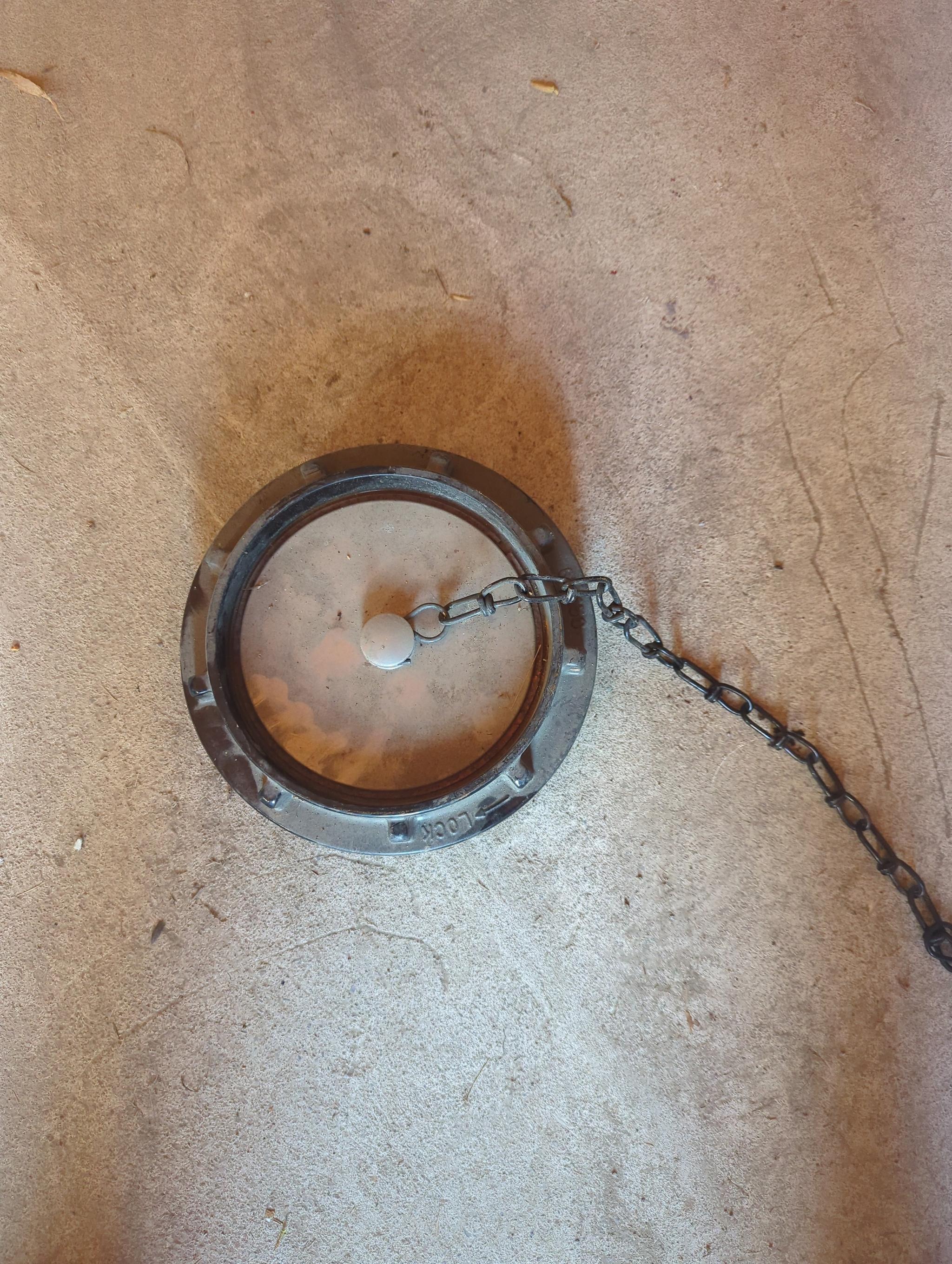 6" Storz cap with chain  - image 1