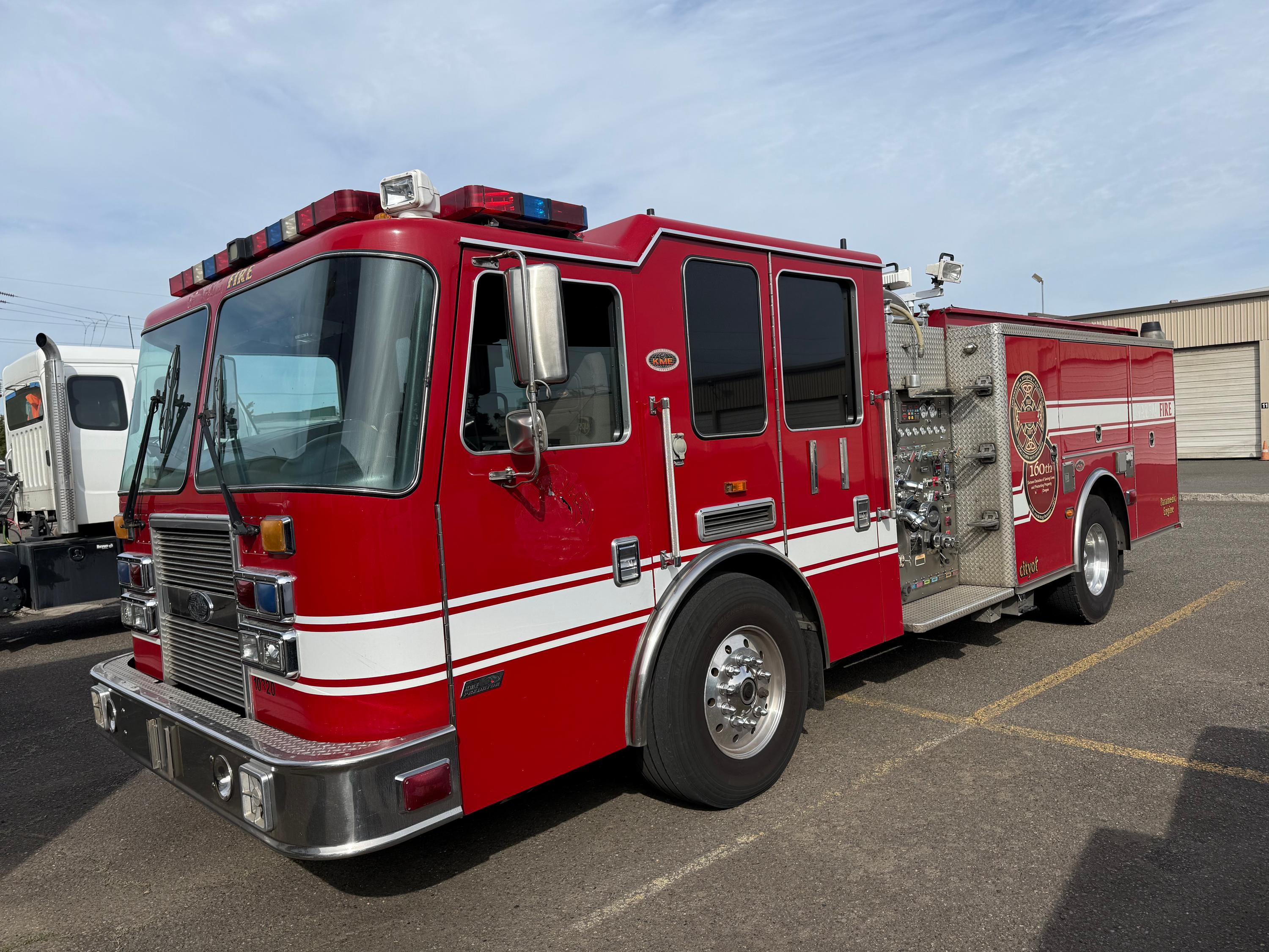 2008 KME Kenworth Pumper - image 2