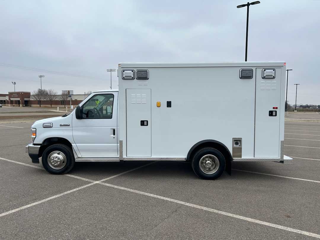 2024 Ford E350 AEV
