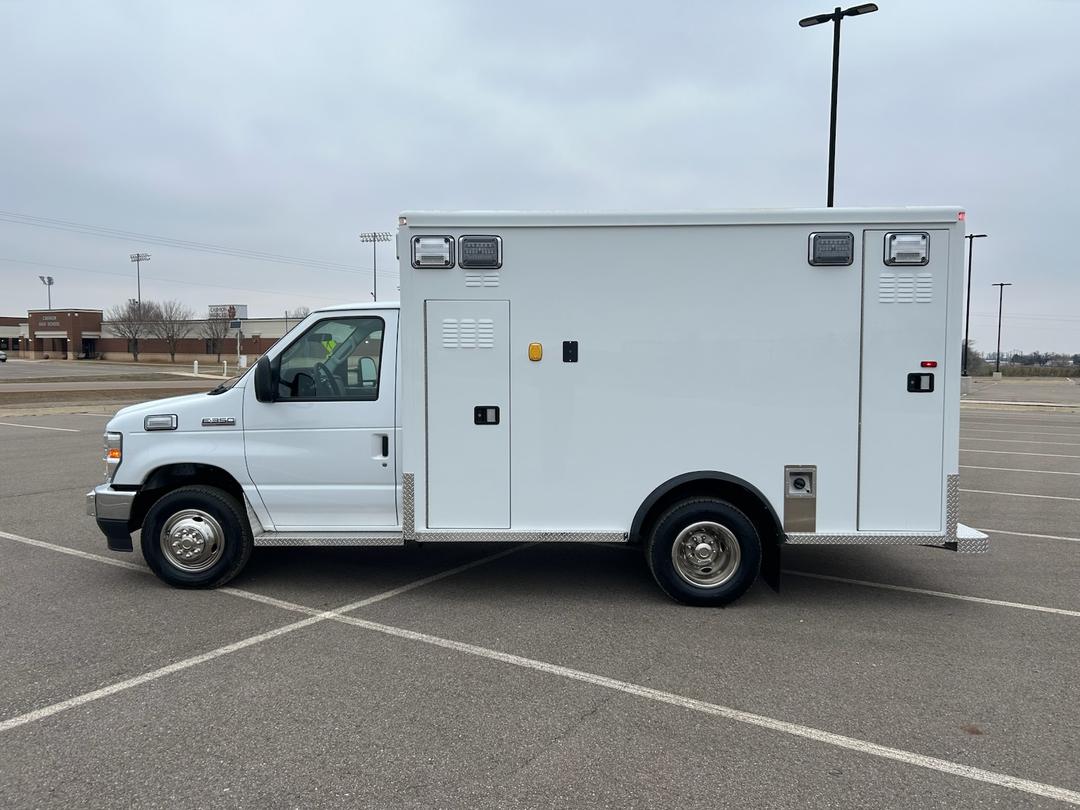 2024 Ford E350 AEV