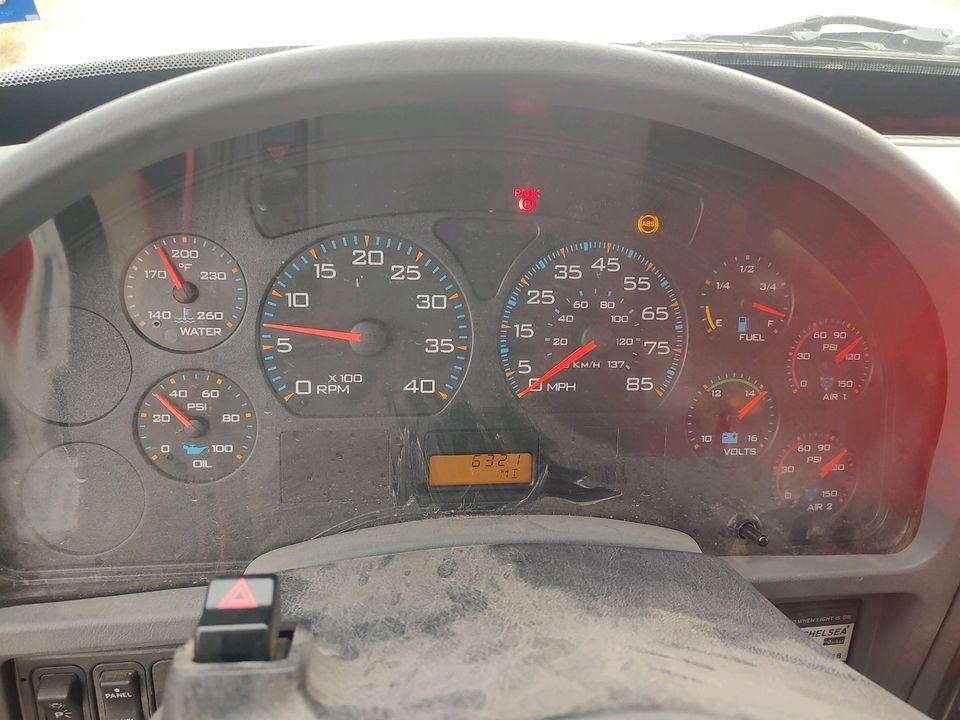 2007 International 4200 4x4 - image 10