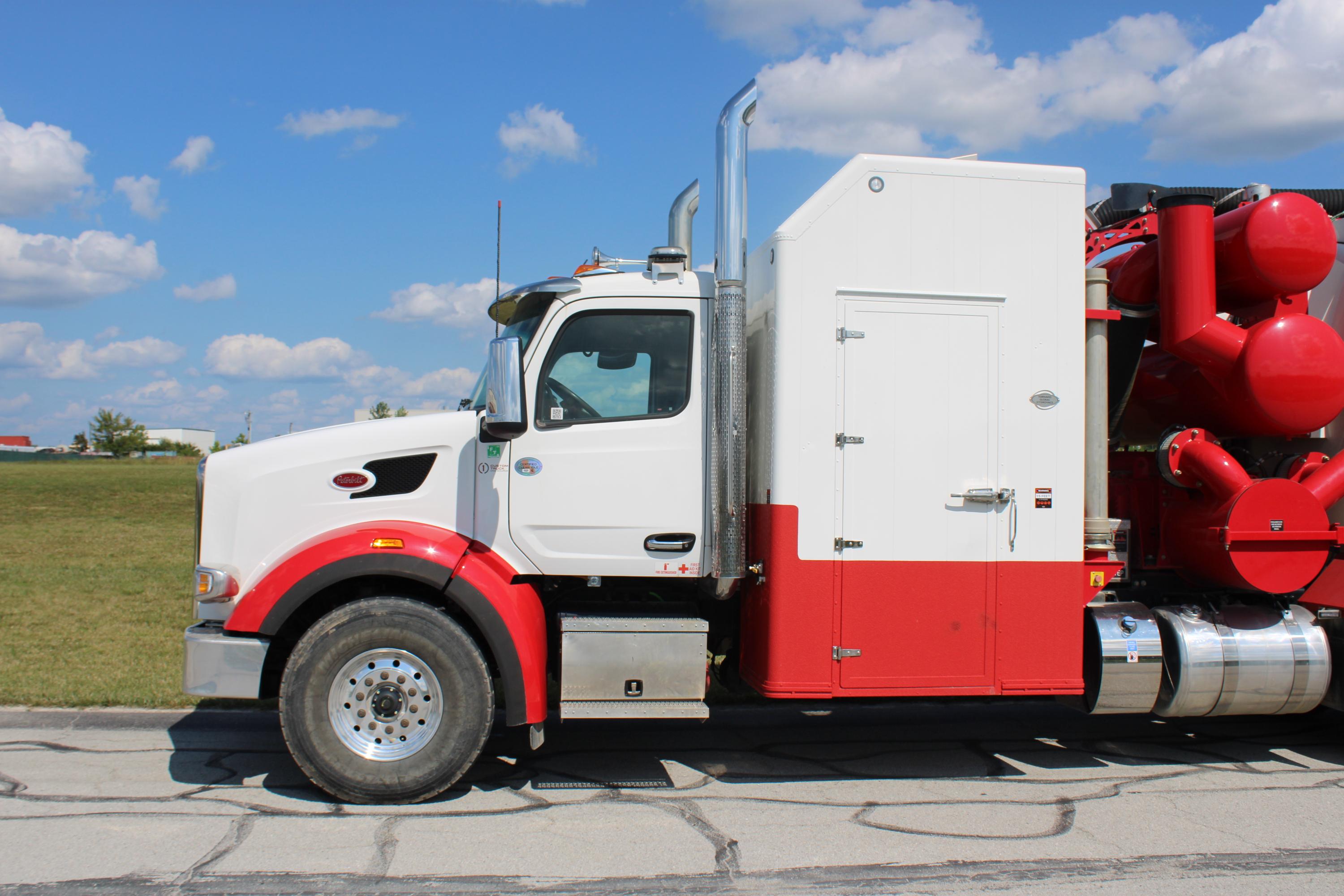 2024 Peterbilt Tornado Hydrovac - image 5