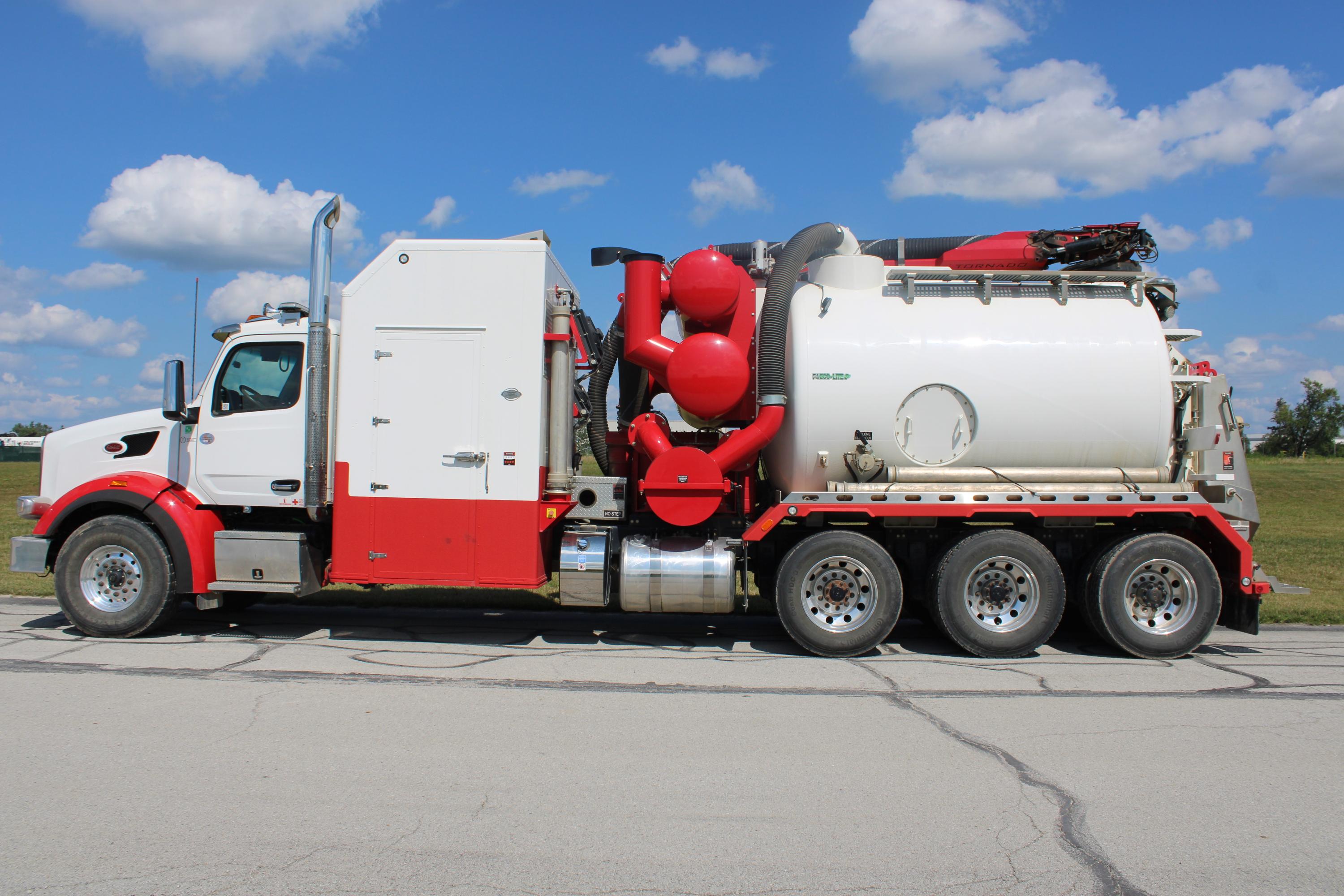 2024 Peterbilt Tornado Hydrovac - image 11