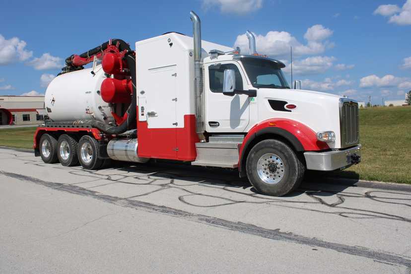 2024 Peterbilt Tornado Hydrovac — photo 7