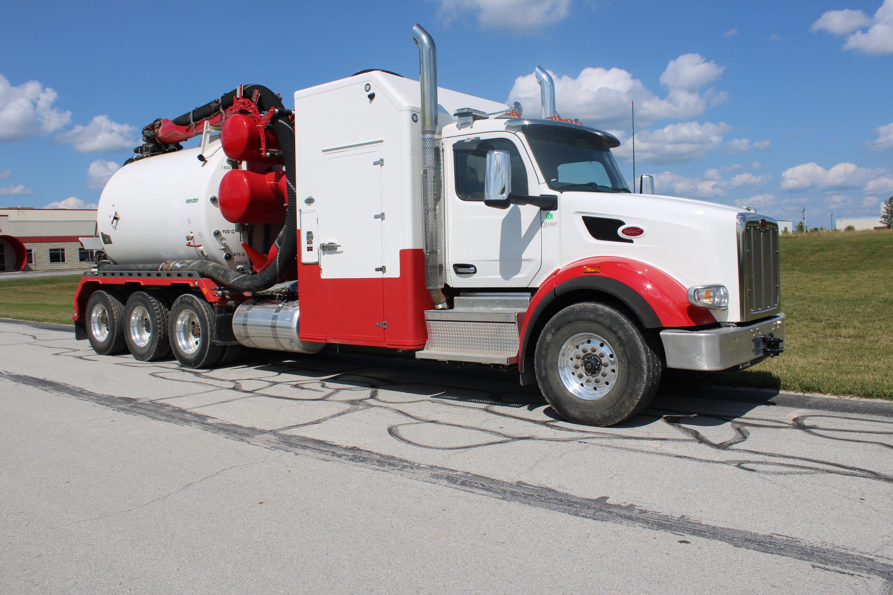 2024 Peterbilt Tornado Hydrovac - image 7