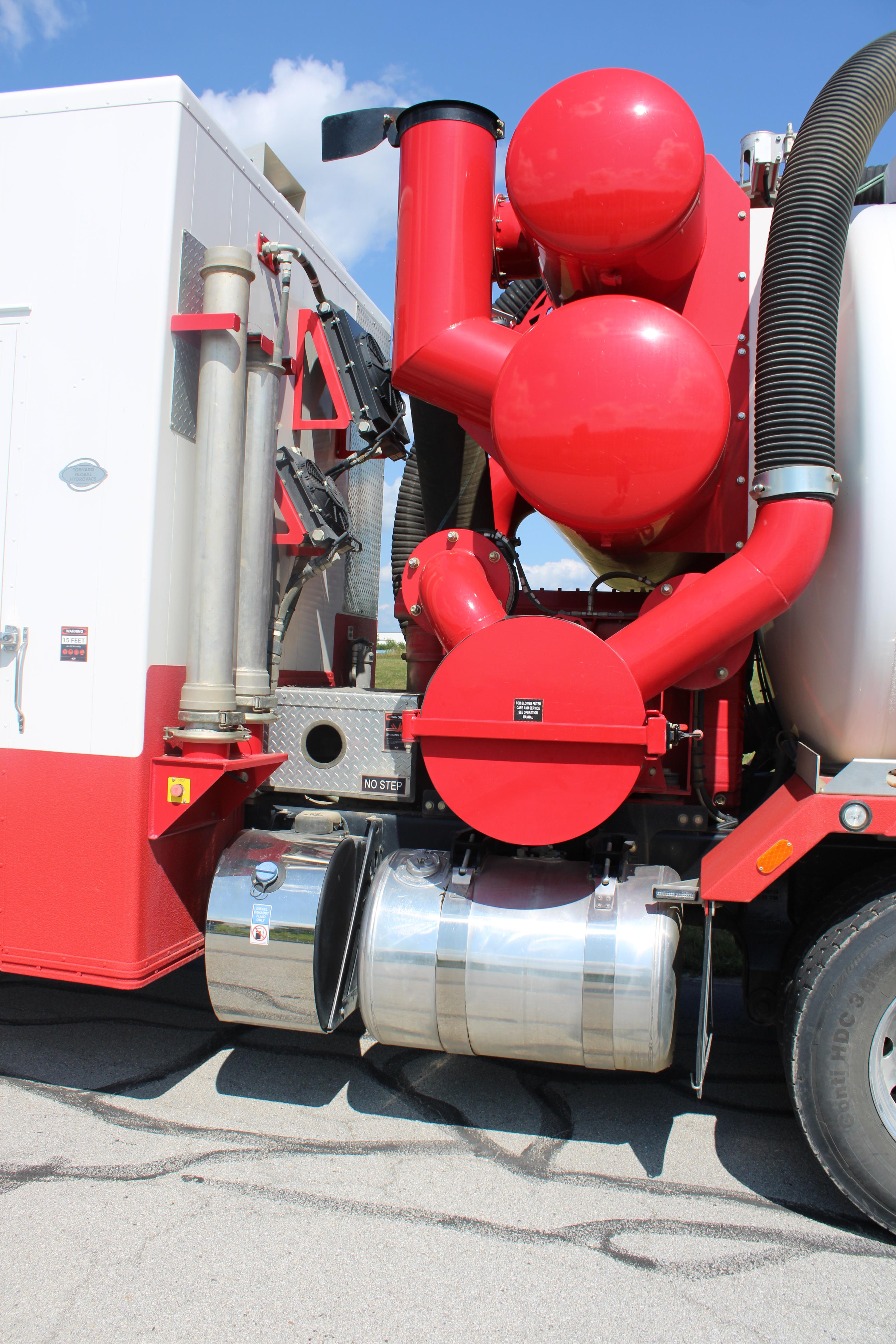 2024 Peterbilt Tornado Hydrovac - image 12