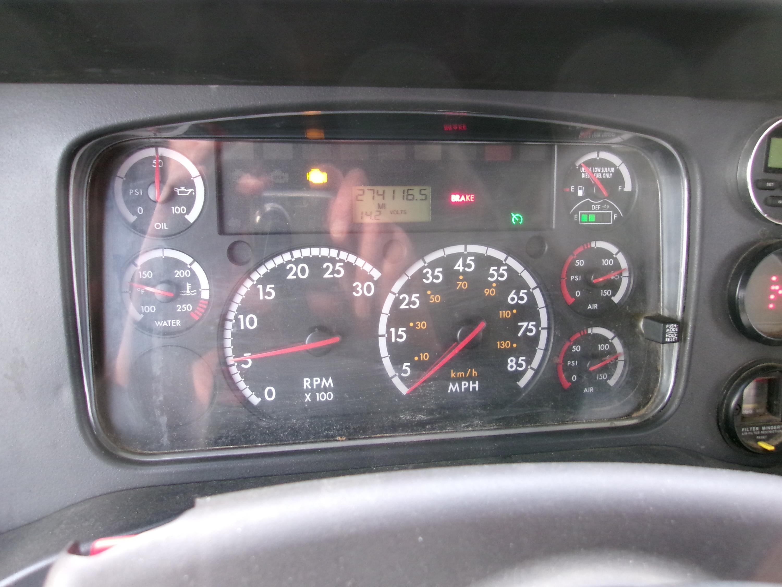 2016 Freightliner Dump Truck - image 10