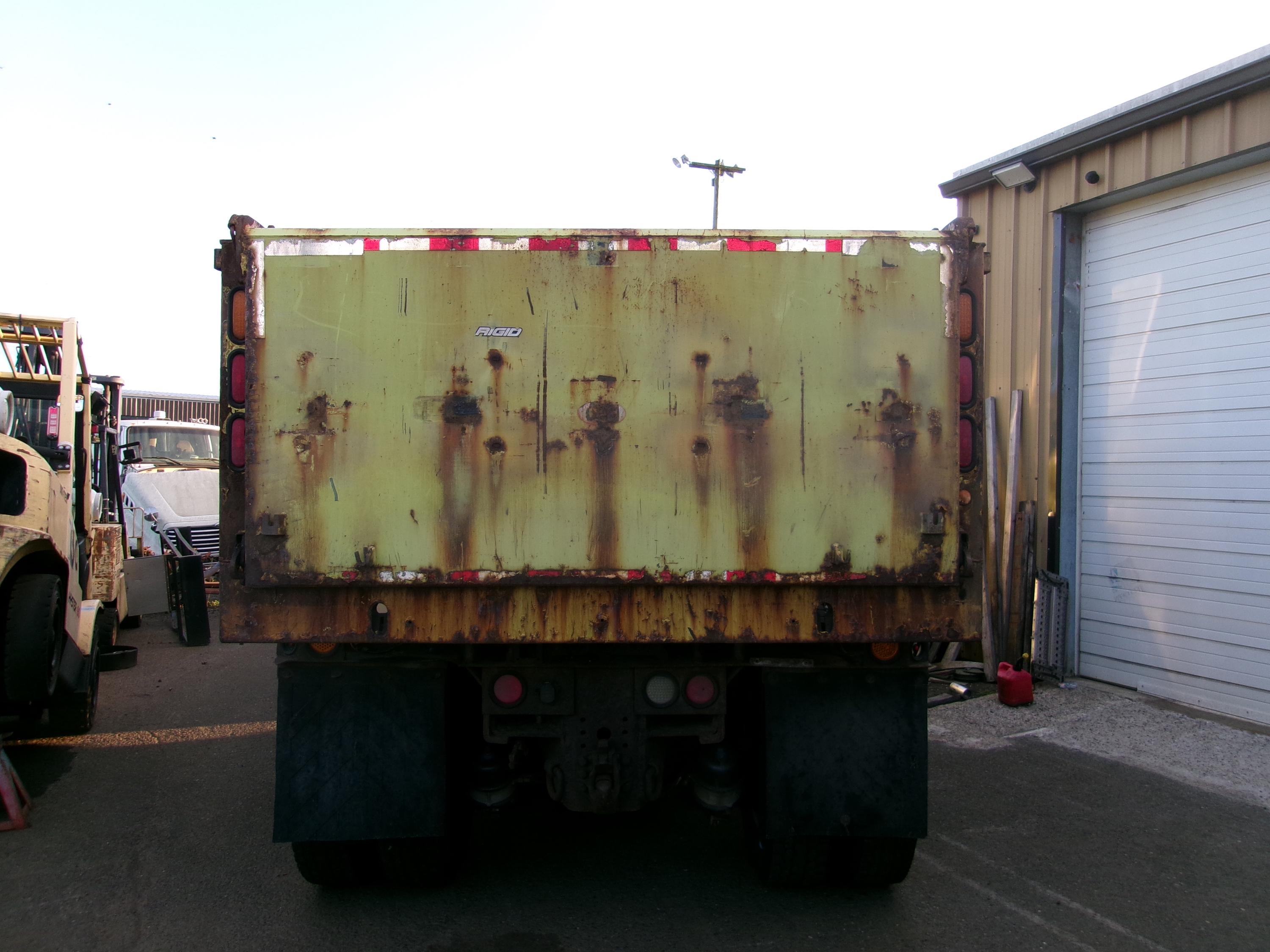 2016 Freightliner Dump Truck - image 6