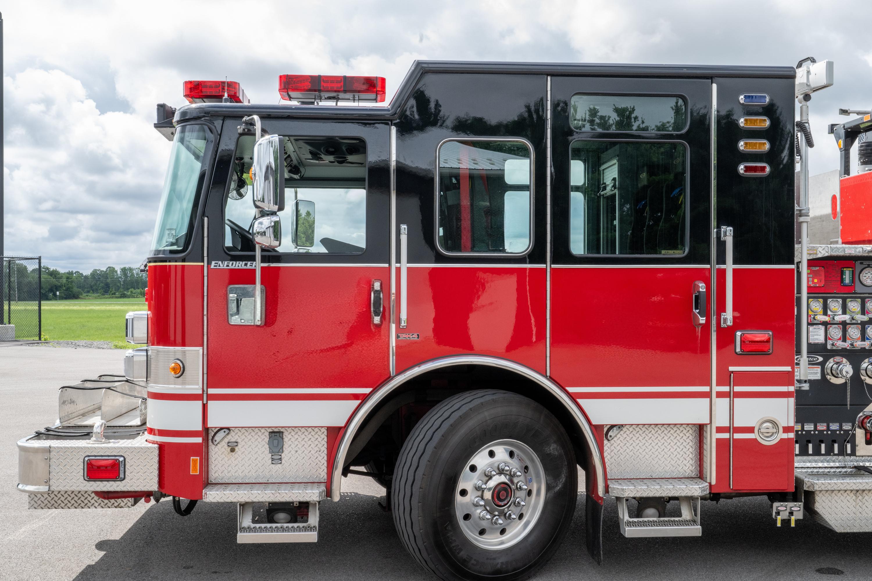 2016 Pierce Enforcer Pumper - image 11