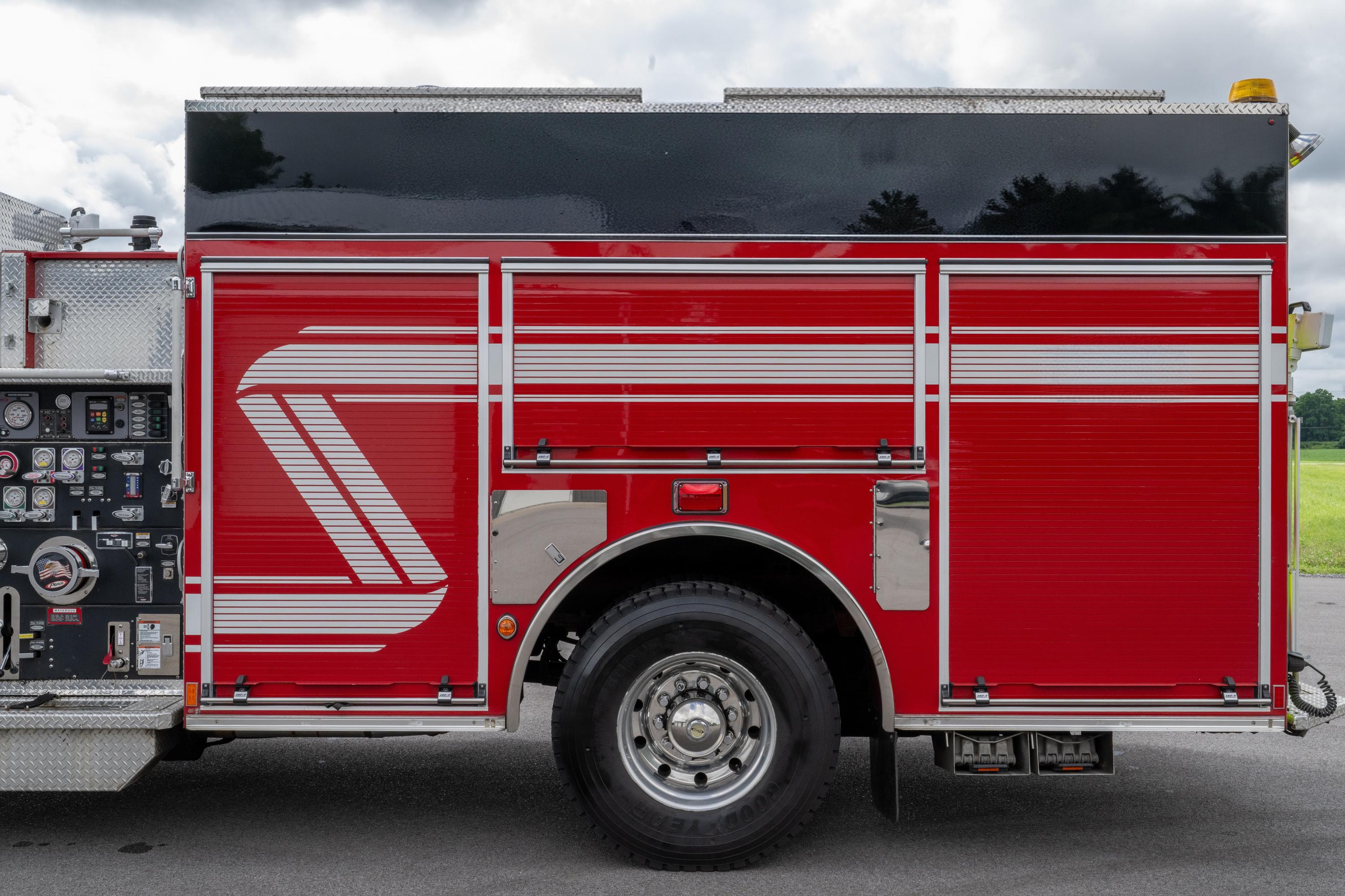 2016 Pierce Enforcer Pumper - image 9