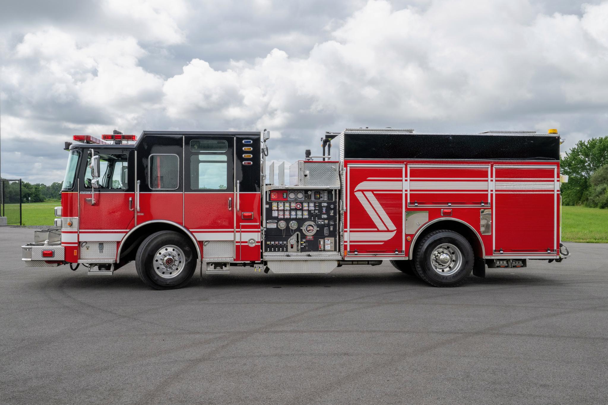 2016 Pierce Enforcer Pumper - image 2