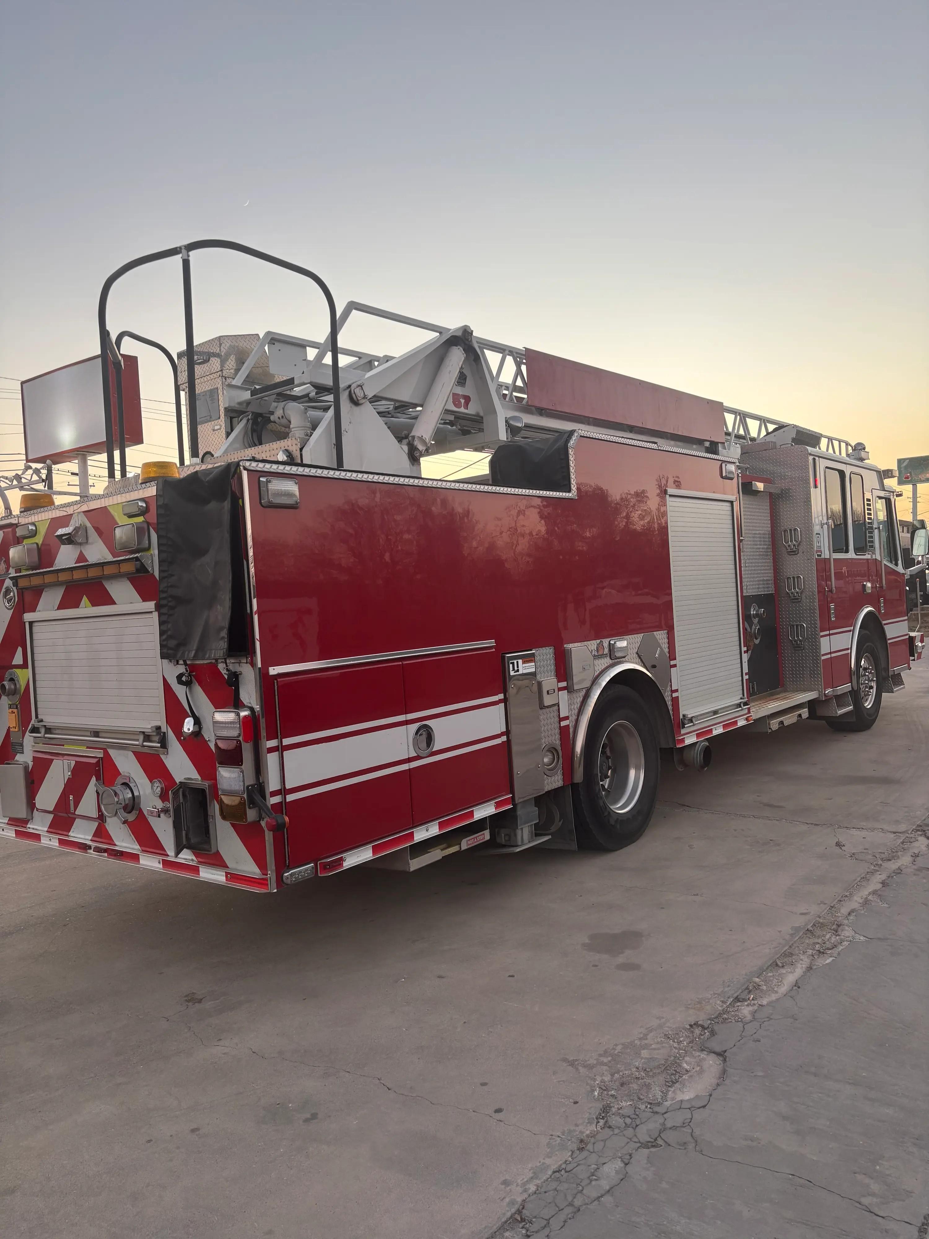 2009 Ferrara Igniter 57' Quint - image 4