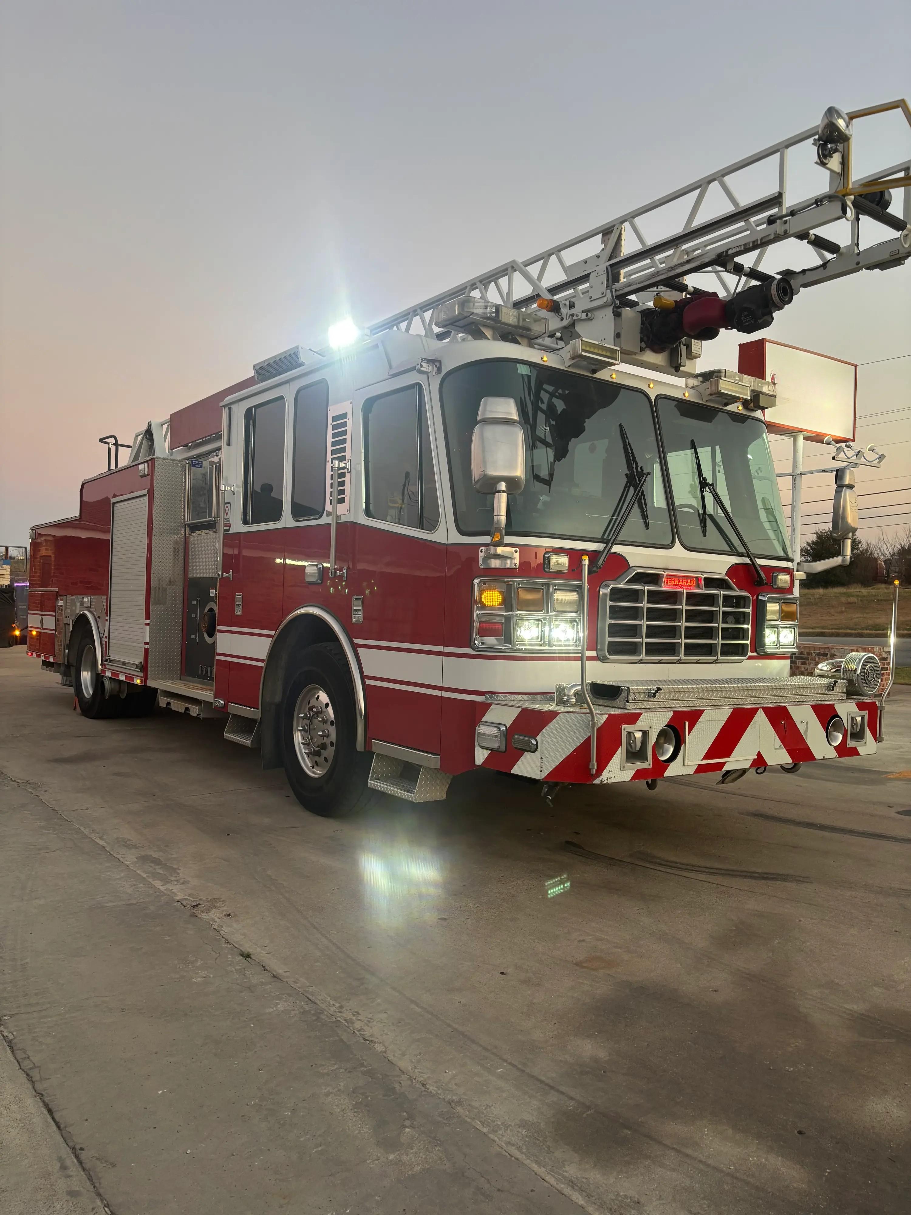 2009 Ferrara Igniter 57' Quint - image 12