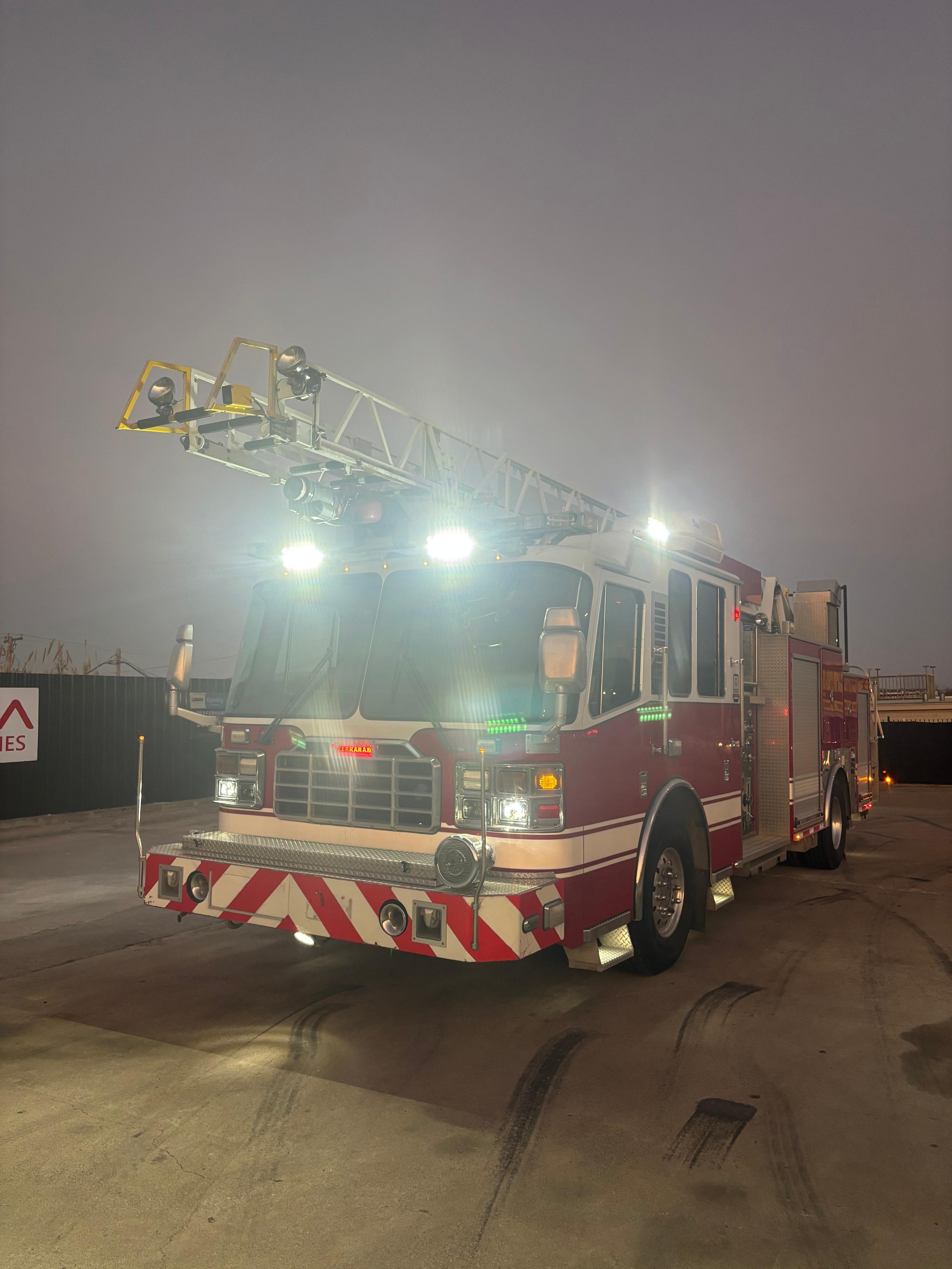 2009 Ferrara Igniter 57' Quint - image 11