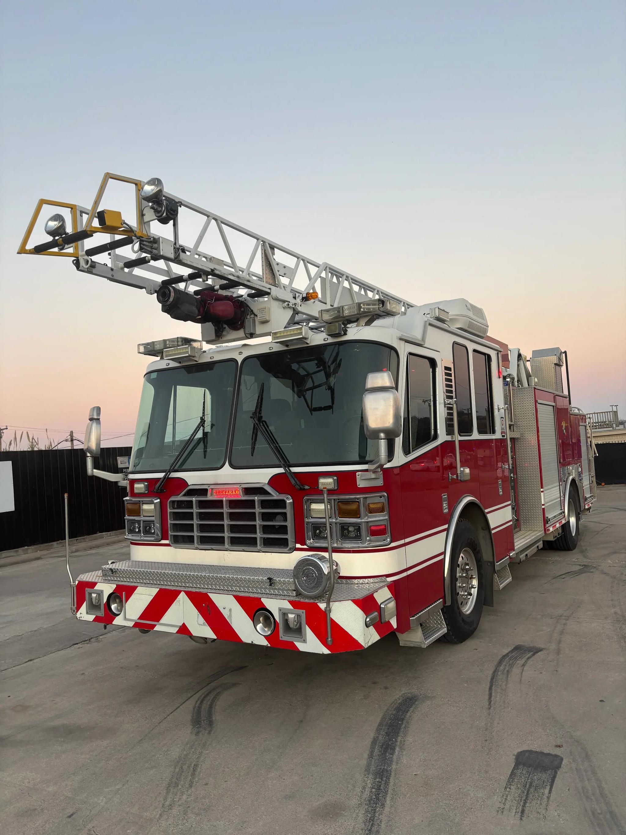 2009 Ferrara Igniter 57' Quint - image 1